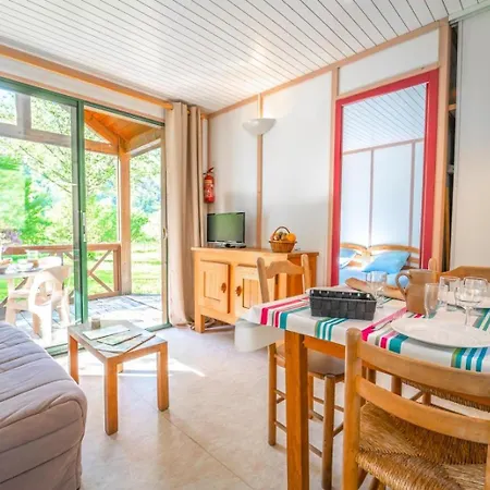 1 Les De Booz 4-6 Personnes Chalet